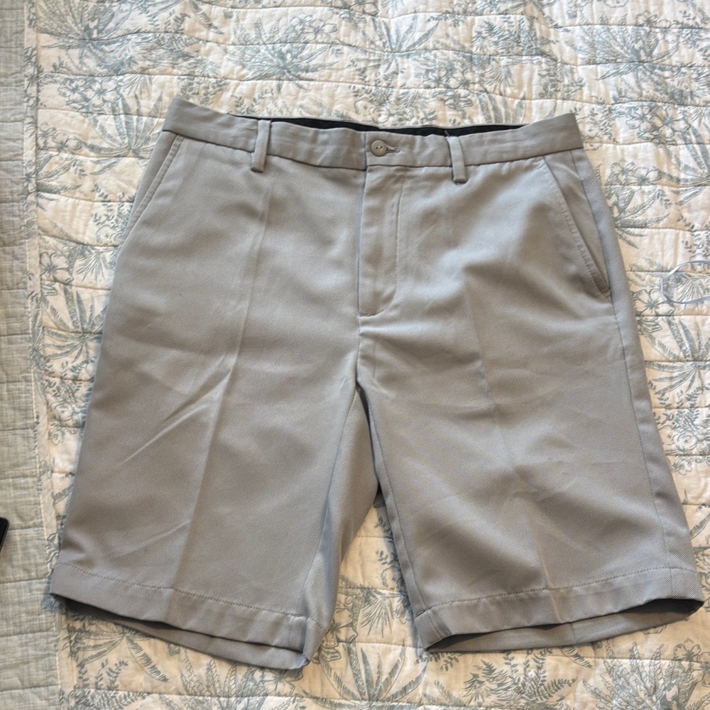 Greg Norman Collection Light Gray Flat-Front Performance Shorts